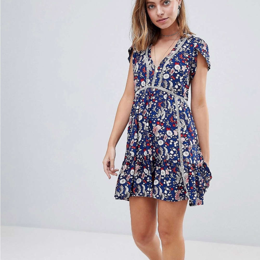Sisters of the Tribe Petite Smock Dress Floral Print Navy/Pink/White Size 0 zero